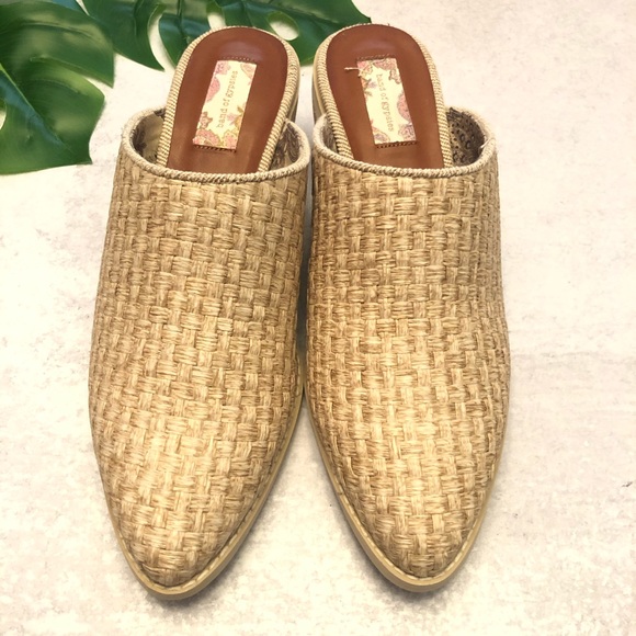 Band of Gypsies Parker Sand Woven Mule NWT Size 9 - Picture 7 of 7